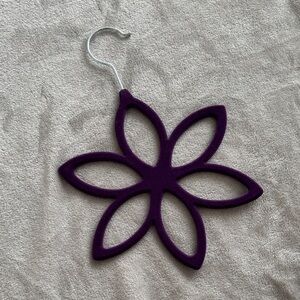 Purple Flower-Shaped Velvet Scarf Hanger